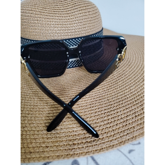 DG sunglasses  🕶 - Picture 2 of 6